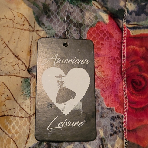 🎉HOST PICK🎉NWT COVERUP - Picture 7 of 8